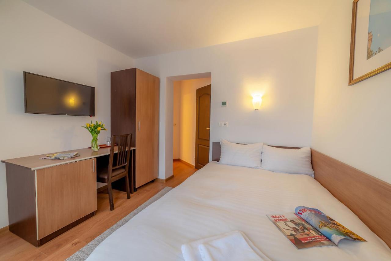 Pension Cluj ภายนอก รูปภาพ
