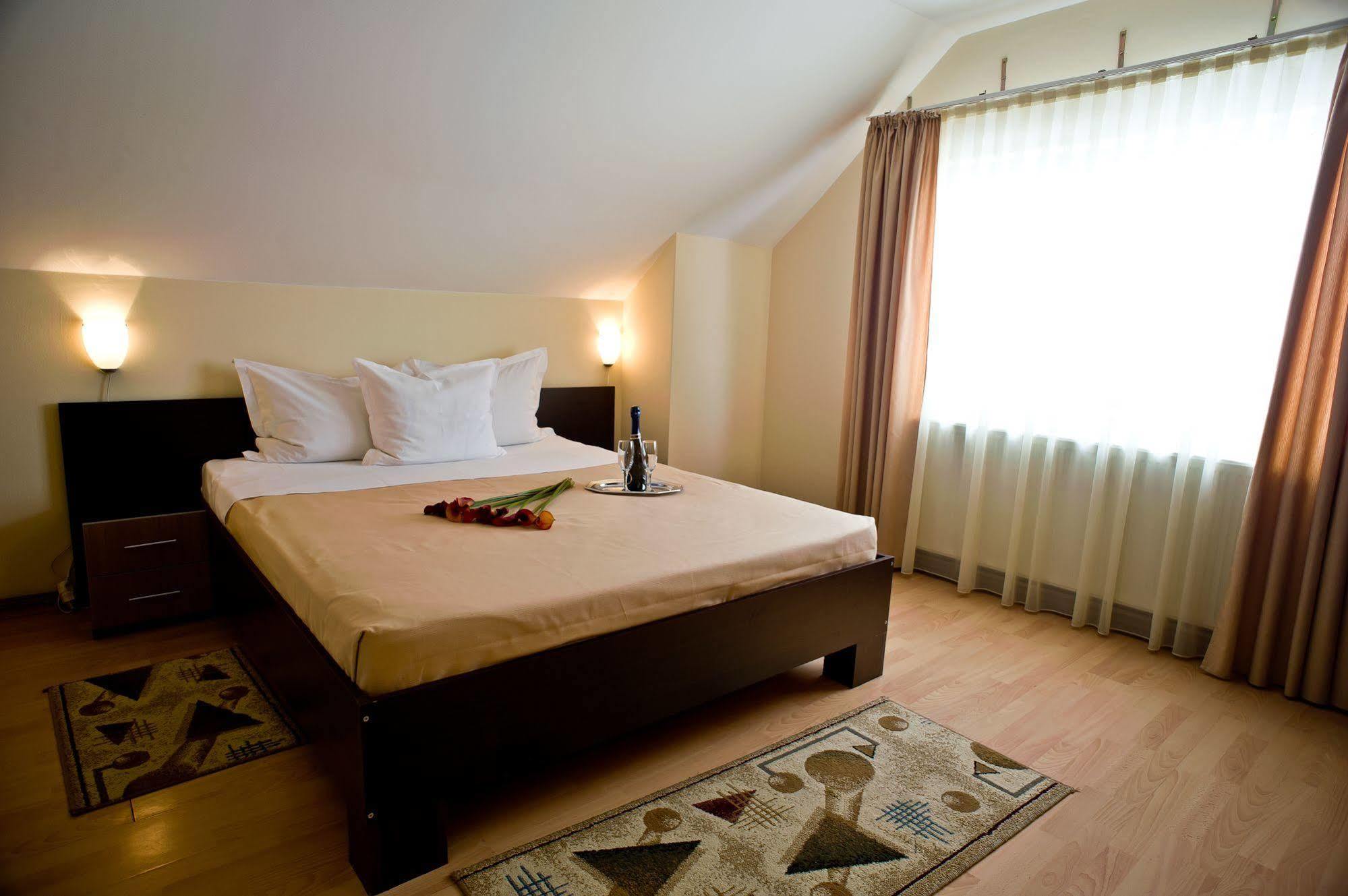 Pension Cluj ภายนอก รูปภาพ